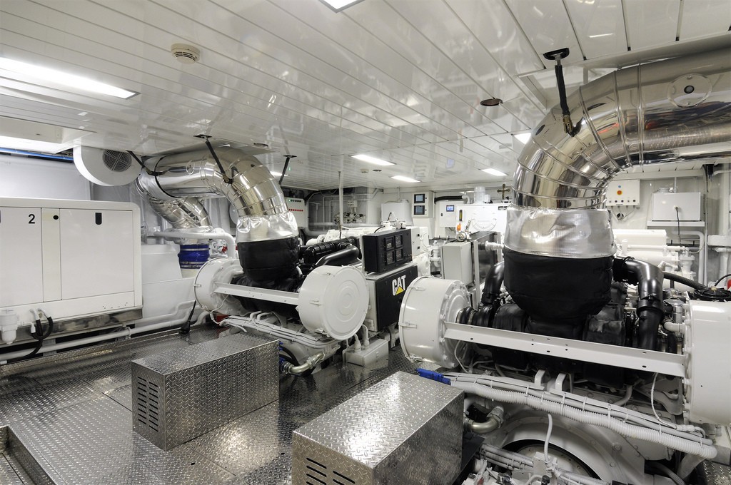 R23 Engine Room Luxury Yacht Browser by CHARTERWORLD Superyacht